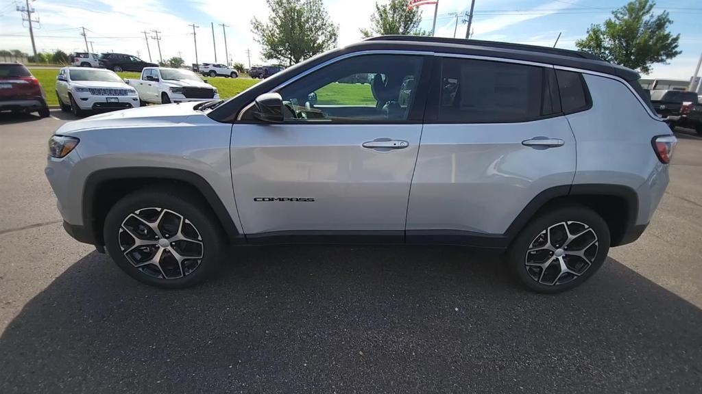 new 2024 Jeep Compass car, priced at $32,091