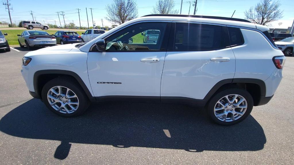 new 2024 Jeep Compass car, priced at $33,365