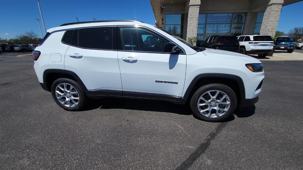 new 2024 Jeep Compass car, priced at $33,365