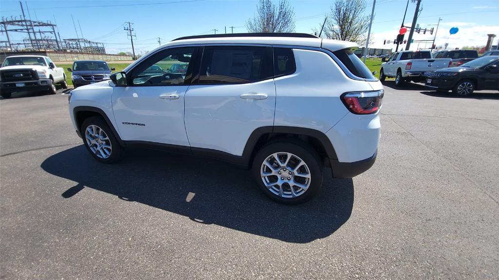 new 2024 Jeep Compass car, priced at $31,365