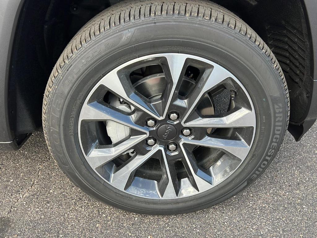 new 2025 Jeep Grand Cherokee car, priced at $58,818