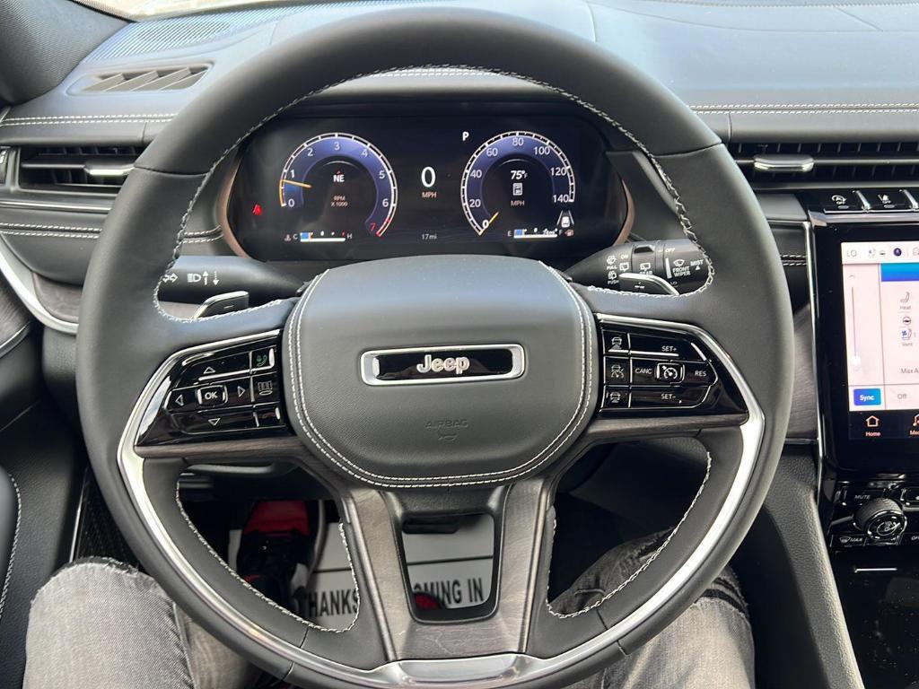 new 2025 Jeep Grand Cherokee car, priced at $58,818