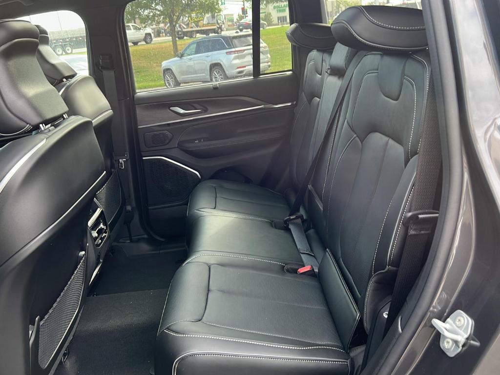 new 2025 Jeep Grand Cherokee car, priced at $58,818