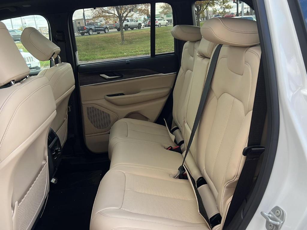 new 2025 Jeep Grand Cherokee car, priced at $49,873