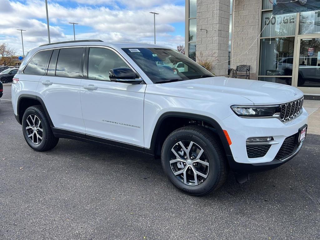 new 2025 Jeep Grand Cherokee car, priced at $49,873