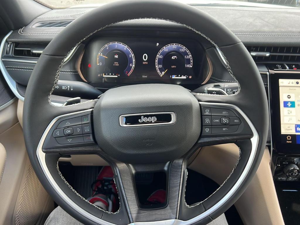 new 2025 Jeep Grand Cherokee car, priced at $49,873