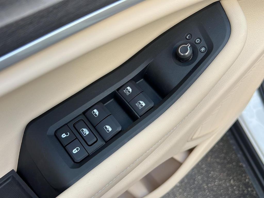 new 2025 Jeep Grand Cherokee car, priced at $49,873