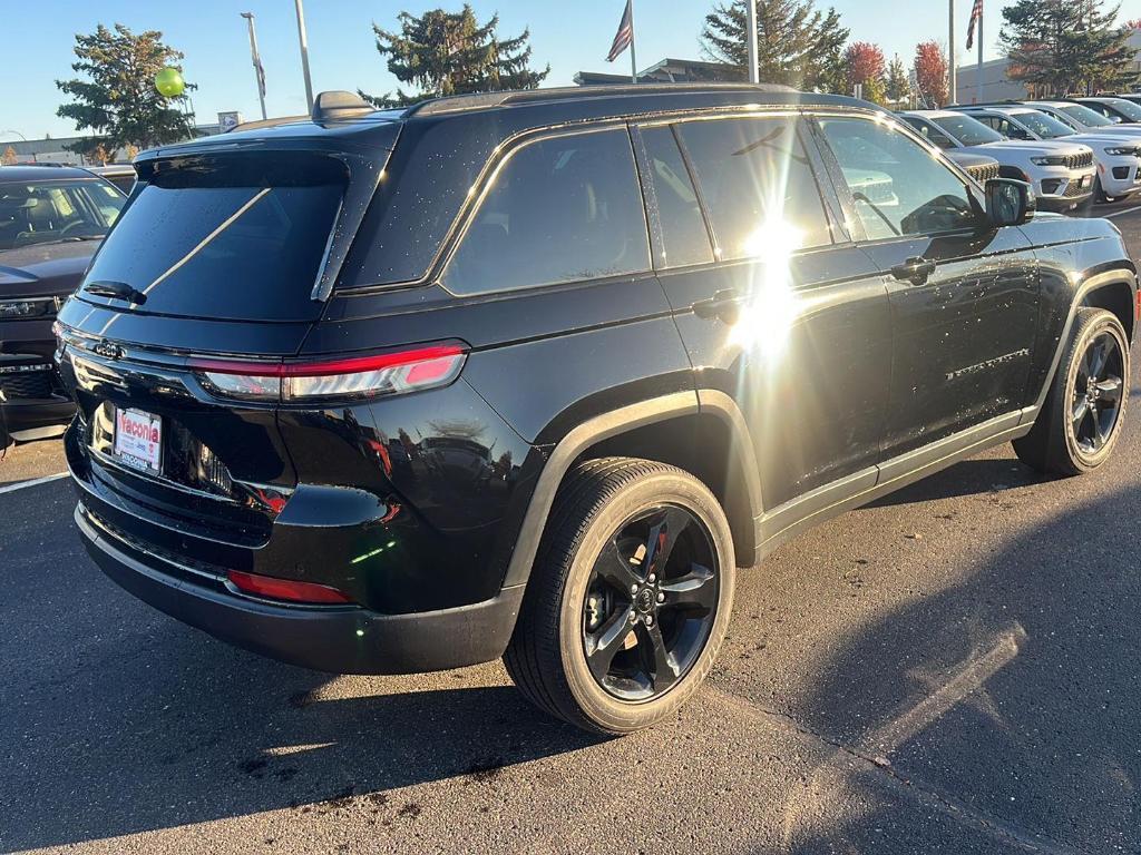 used 2022 Jeep Grand Cherokee car, priced at $31,999