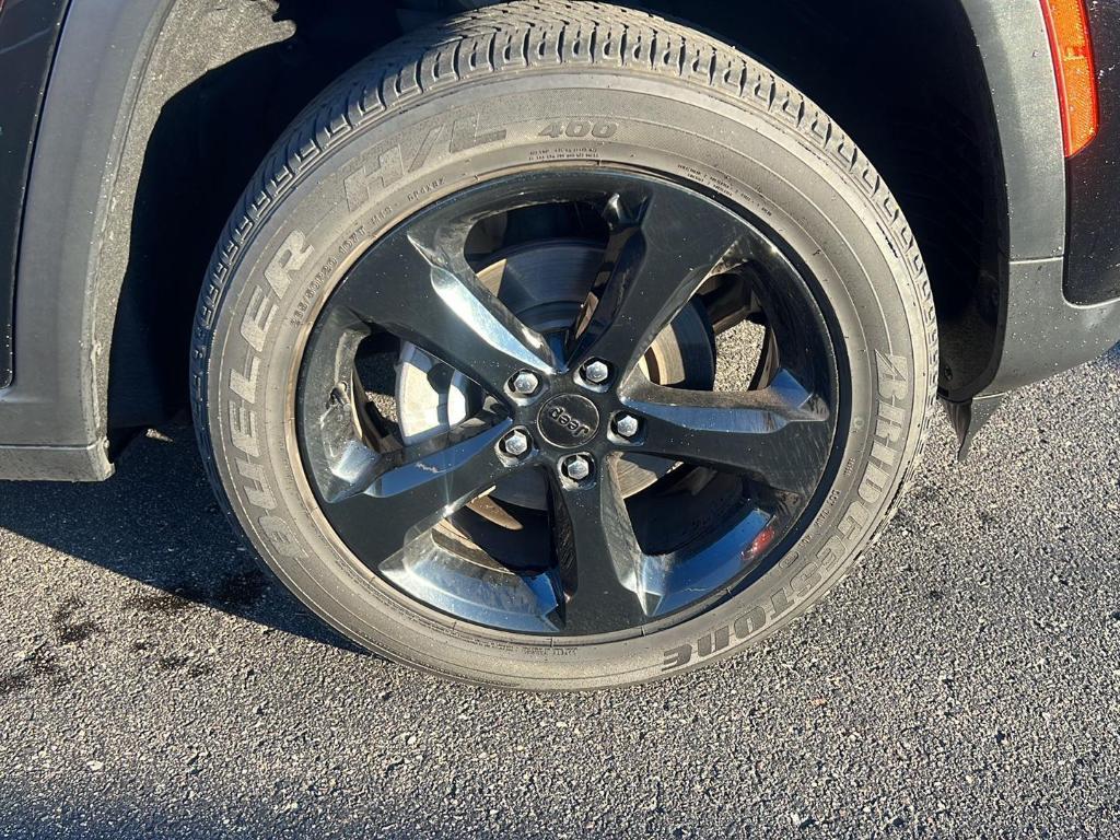 used 2022 Jeep Grand Cherokee car, priced at $31,999