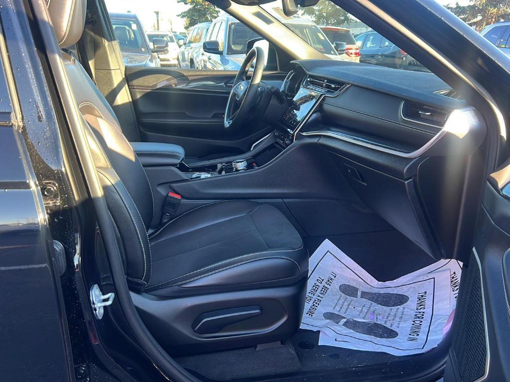 used 2022 Jeep Grand Cherokee car, priced at $31,999