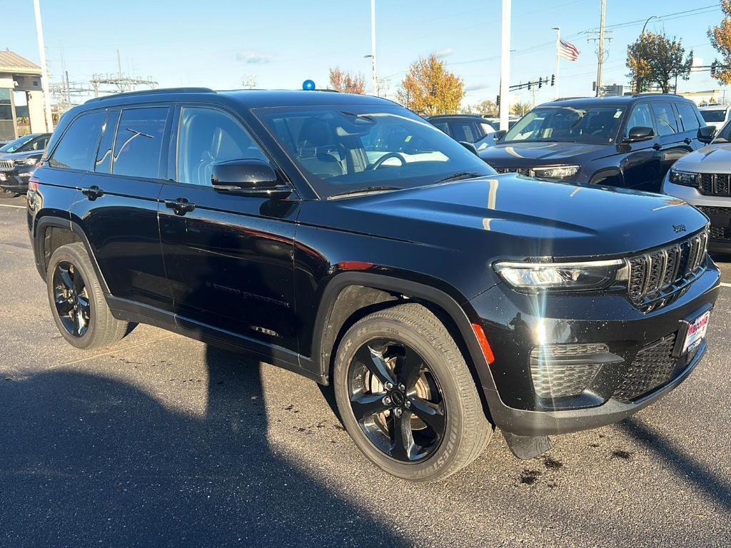 used 2022 Jeep Grand Cherokee car, priced at $31,999