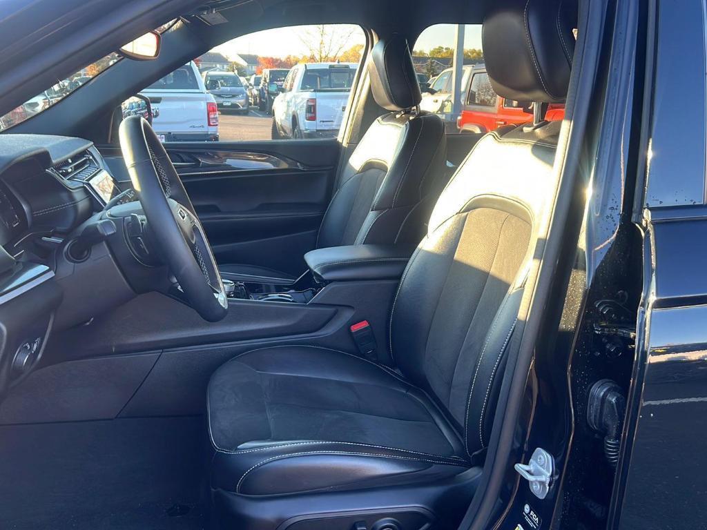 used 2022 Jeep Grand Cherokee car, priced at $31,999