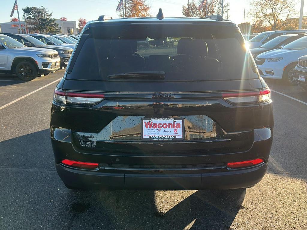 used 2022 Jeep Grand Cherokee car, priced at $31,999