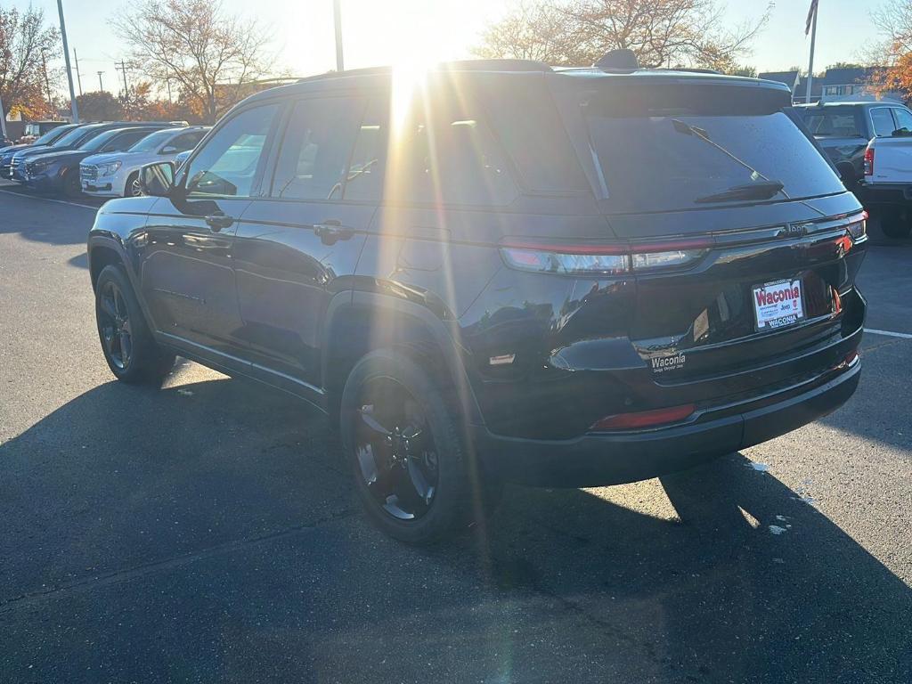 used 2022 Jeep Grand Cherokee car, priced at $31,999