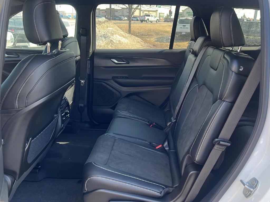 new 2025 Jeep Grand Cherokee L car, priced at $44,879