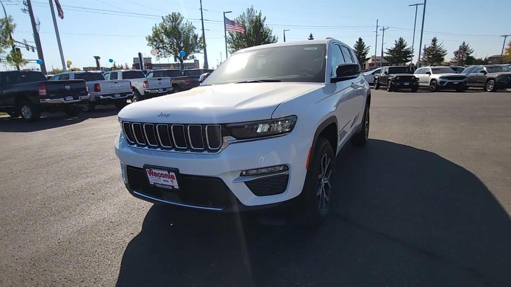 new 2025 Jeep Grand Cherokee car, priced at $50,499