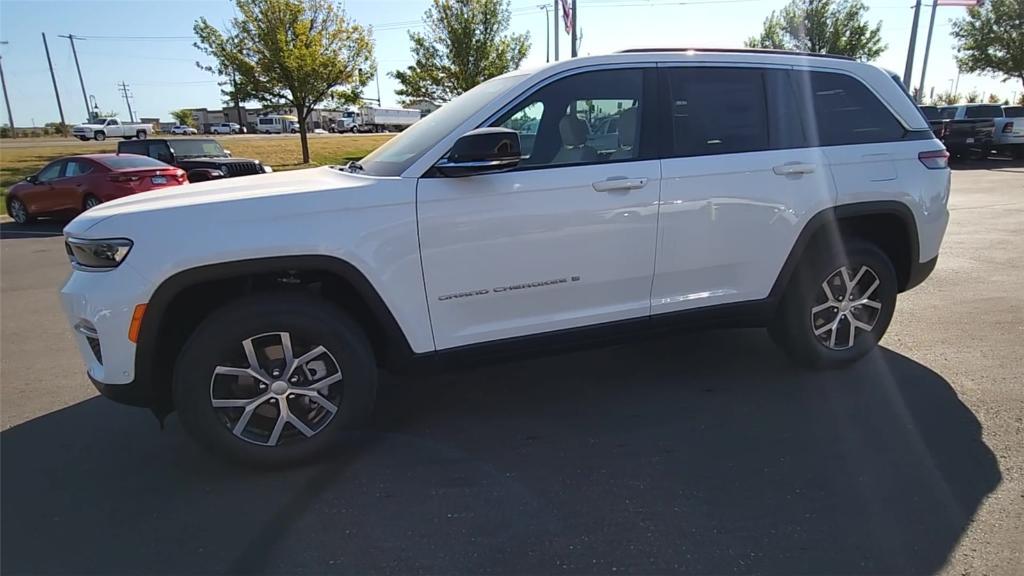 new 2025 Jeep Grand Cherokee car, priced at $48,799