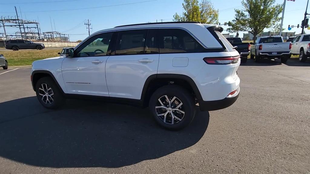 new 2025 Jeep Grand Cherokee car, priced at $50,499