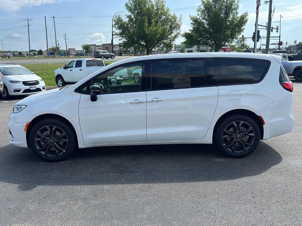 new 2026 Chrysler Pacifica car, priced at $45,155