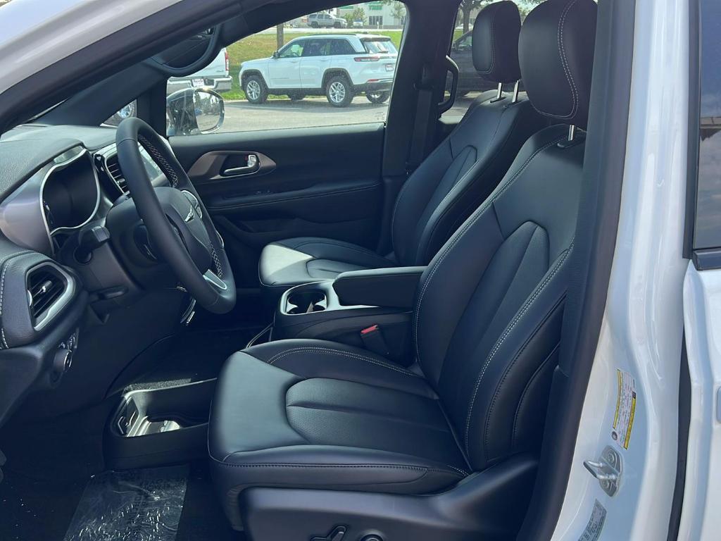 new 2026 Chrysler Pacifica car, priced at $45,155