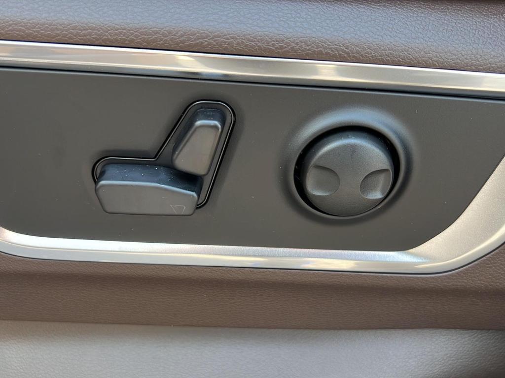 new 2025 Ram 1500 car, priced at $61,949