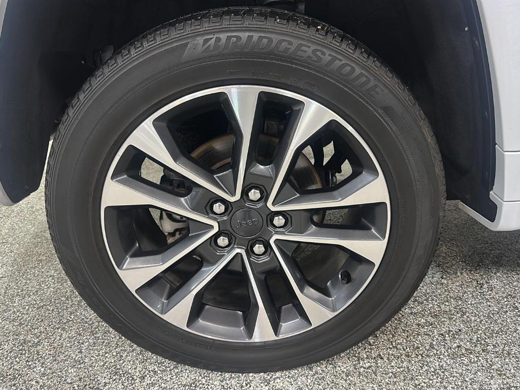 used 2022 Jeep Grand Cherokee car, priced at $39,499