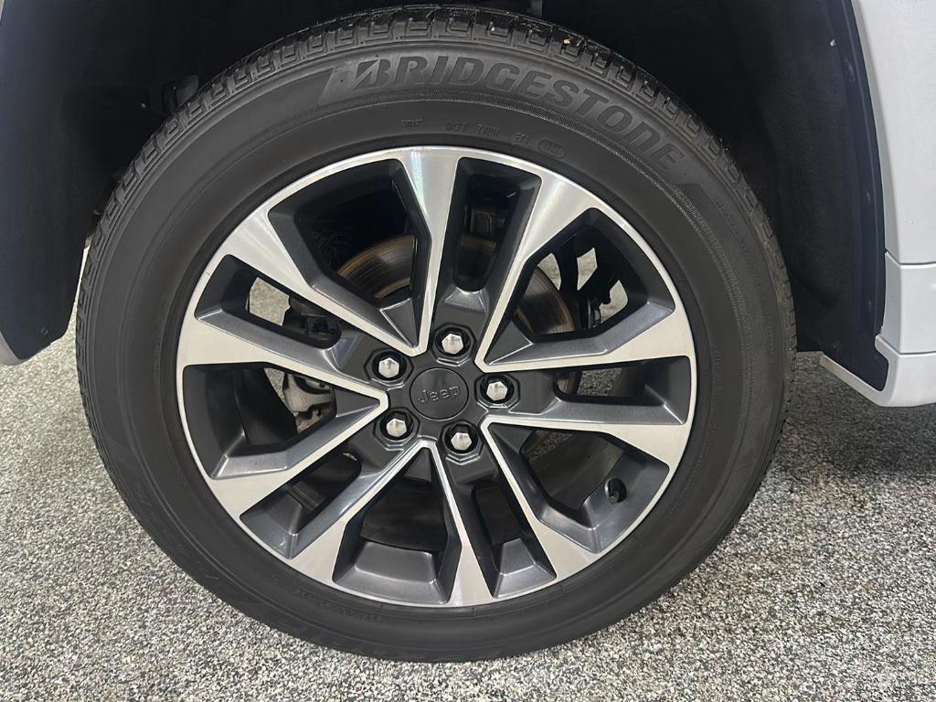 used 2022 Jeep Grand Cherokee car, priced at $39,499