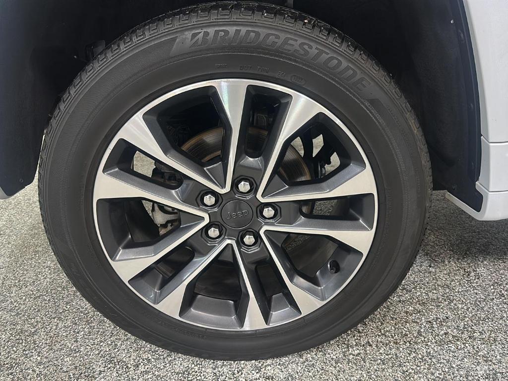 used 2022 Jeep Grand Cherokee car, priced at $39,499