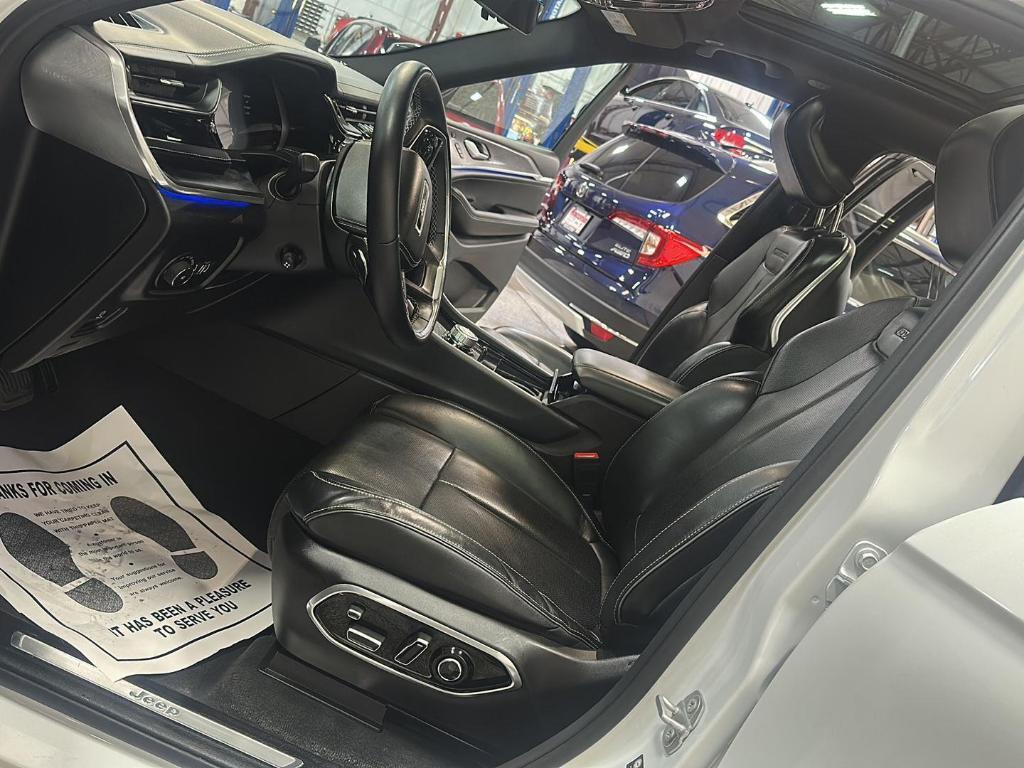 used 2022 Jeep Grand Cherokee car, priced at $39,499