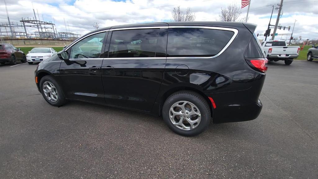 new 2024 Chrysler Pacifica car, priced at $48,823