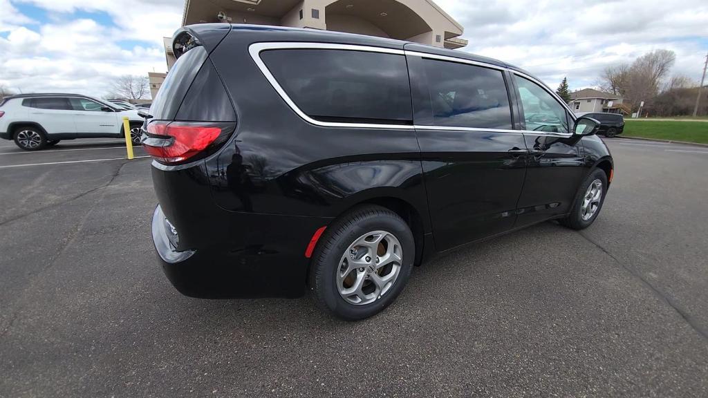 new 2024 Chrysler Pacifica car, priced at $48,823