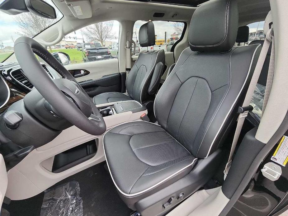 new 2024 Chrysler Pacifica car, priced at $51,515