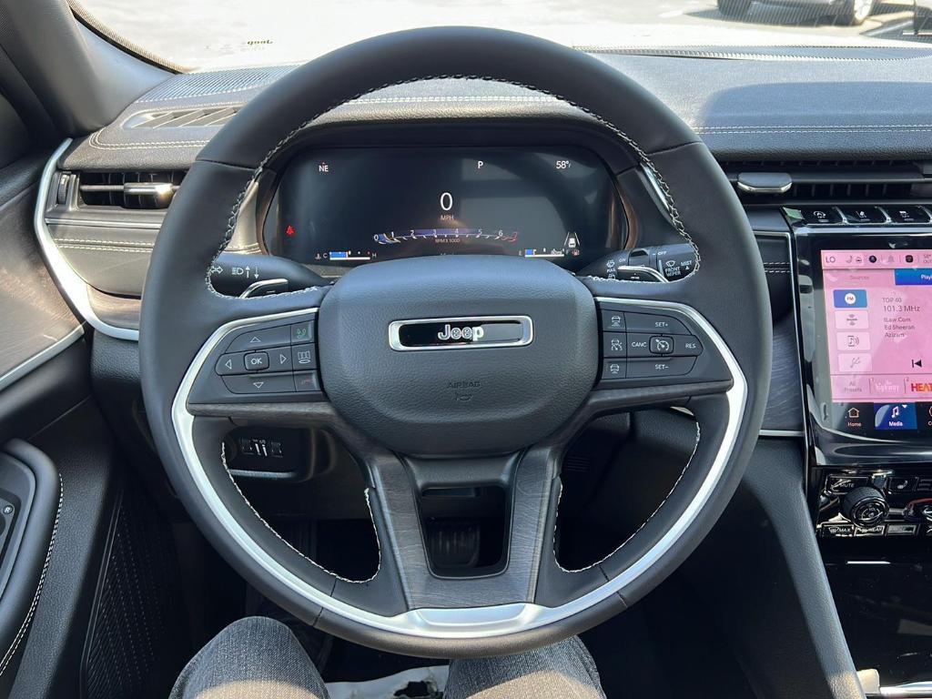new 2025 Jeep Grand Cherokee car, priced at $50,271