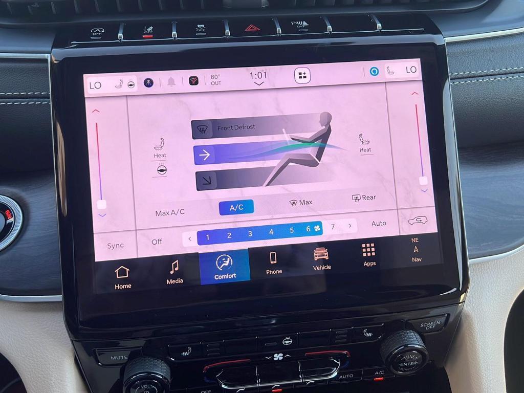 new 2025 Jeep Grand Cherokee car, priced at $44,427