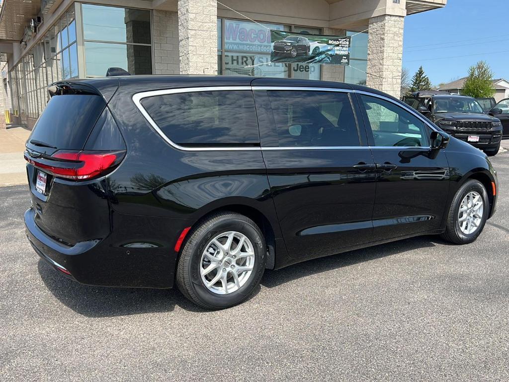new 2025 Chrysler Pacifica car, priced at $49,272