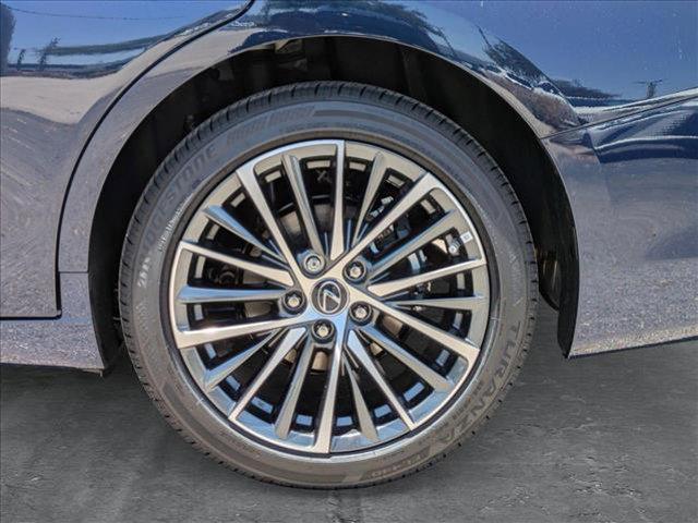 new 2025 Lexus ES 300h car, priced at $47,449