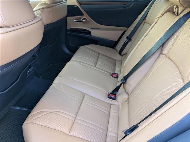 new 2025 Lexus ES 300h car, priced at $54,700
