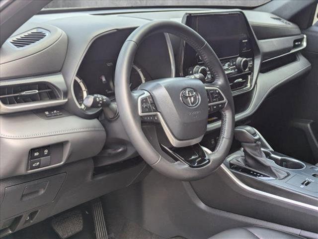 used 2023 Toyota Highlander car, priced at $41,214
