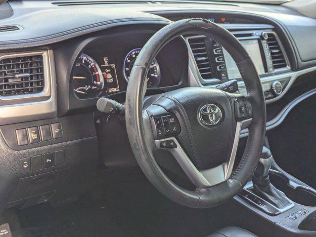 used 2015 Toyota Highlander car, priced at $17,722