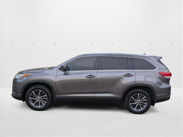 used 2019 Toyota Highlander car, priced at $23,405