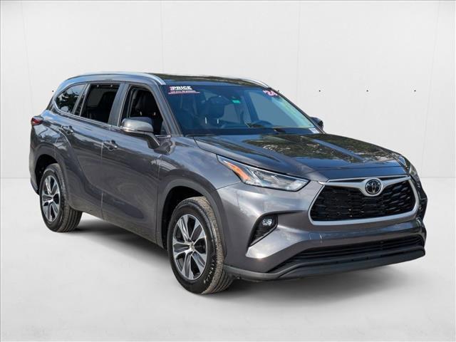 used 2024 Toyota Highlander car, priced at $35,768