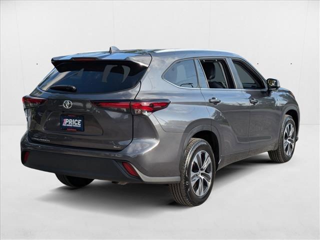 used 2024 Toyota Highlander car, priced at $35,768
