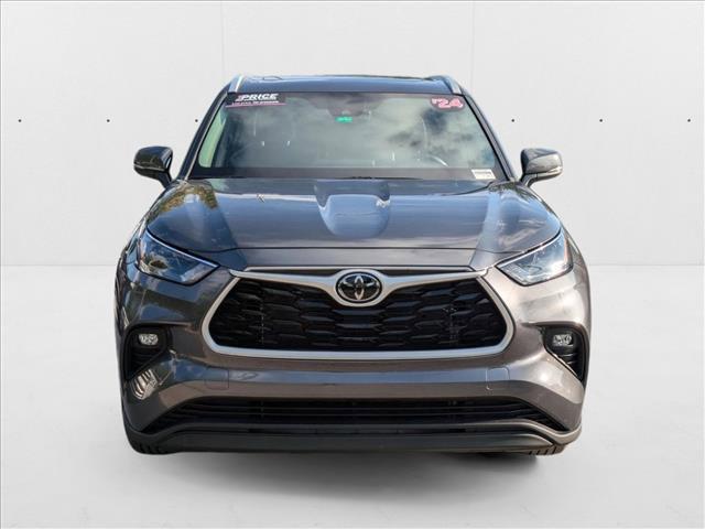 used 2024 Toyota Highlander car, priced at $35,768