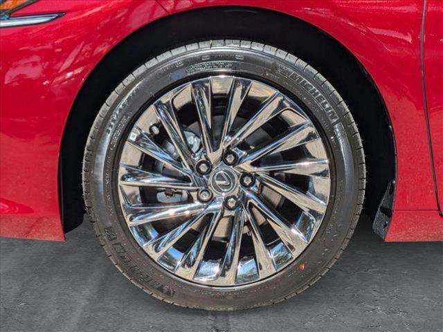 new 2025 Lexus ES 300h car, priced at $54,702