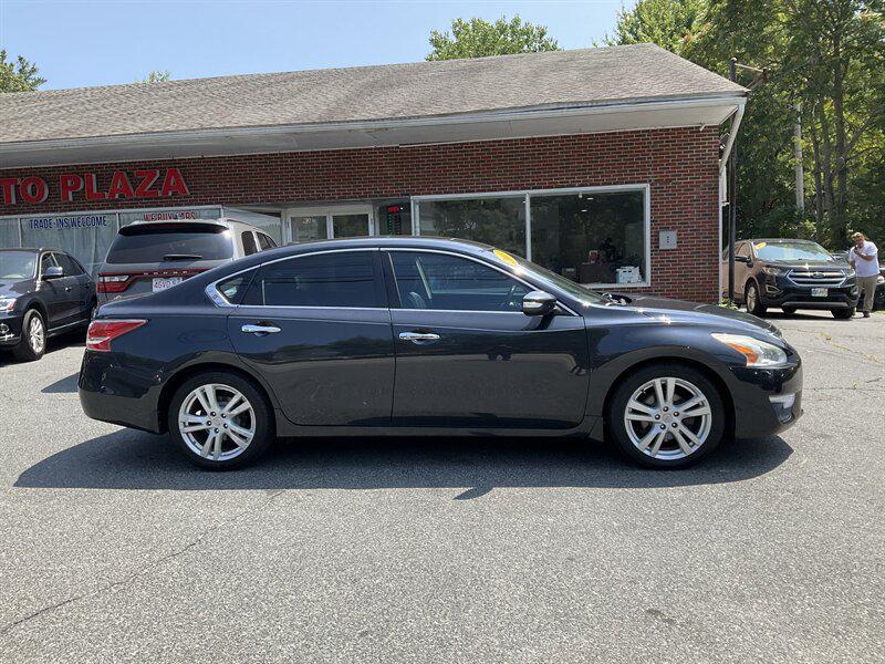 used 2013 Nissan Altima car, priced at $9,495