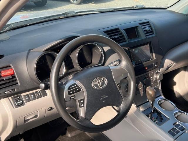 used 2011 Toyota Highlander car, priced at $10,995