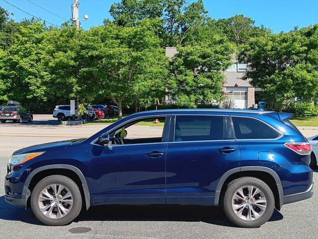 used 2014 Toyota Highlander car, priced at $17,995