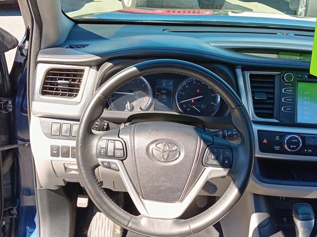 used 2014 Toyota Highlander car, priced at $17,995