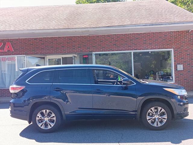 used 2014 Toyota Highlander car, priced at $17,995