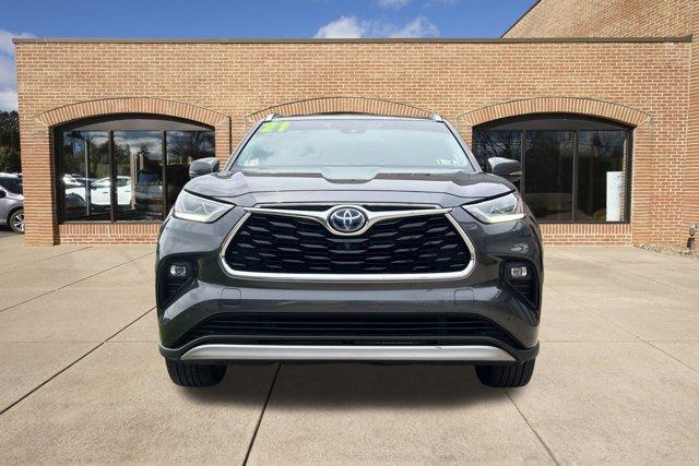used 2021 Toyota Highlander Hybrid car, priced at $37,400